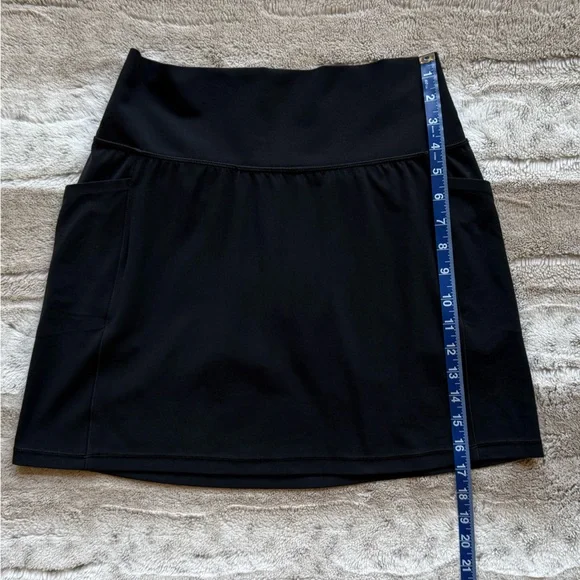 ATHLETA Salutation Stash High Rise 16 1/2 Skort in Color Black Size S - Picture 9 of 12